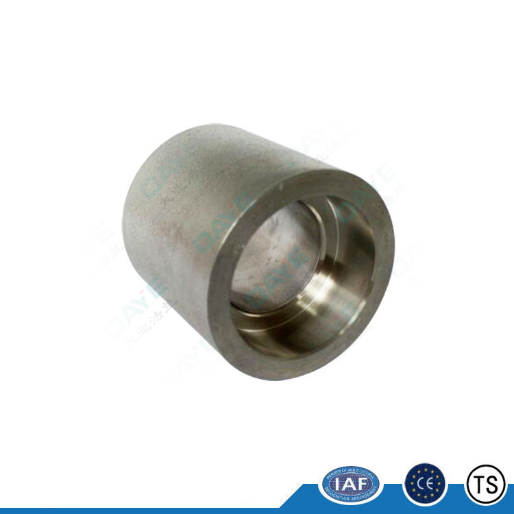 Socket half coupling